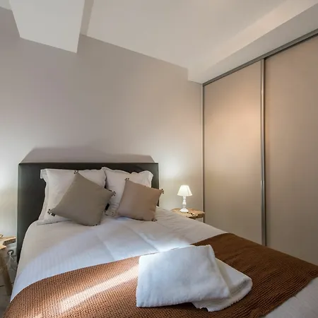 Le Clos Pierre Apartment *